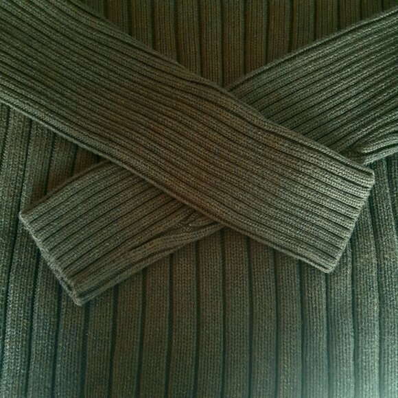 Abercrombie & Fitch SZ M Olive Green Cotton Men's Muscle V-Neck Pullover Sweater - Picture 4 of 11